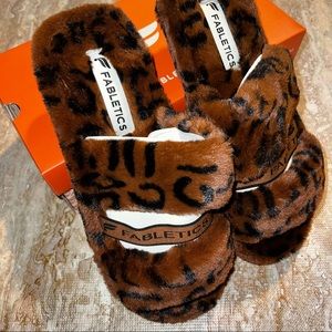 New in Box Fabletics Snug Strap Leopard Furry Slippers